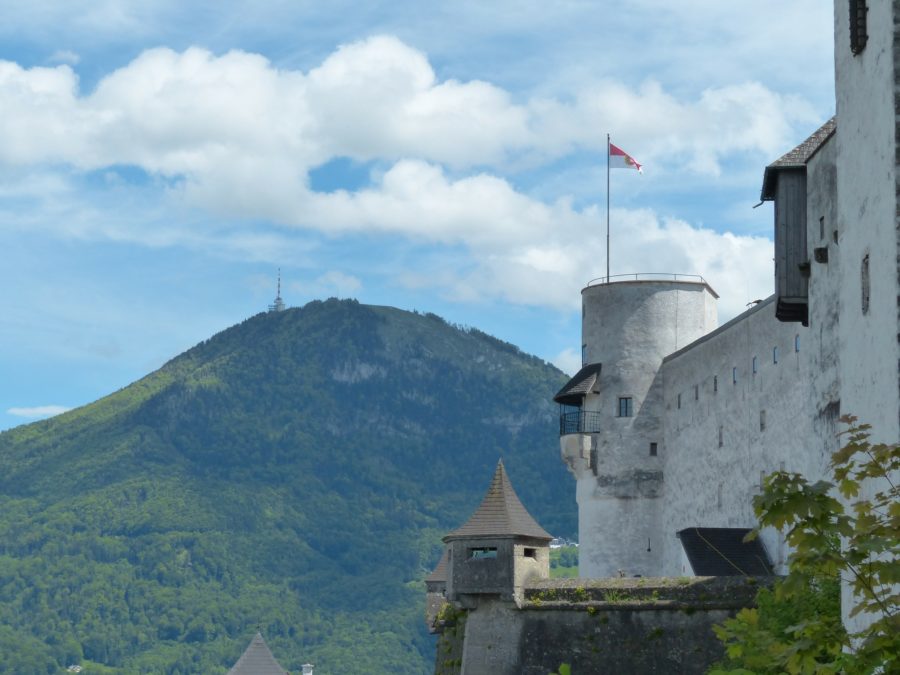 Salzburger Wandertipp im Oktober Der Gaisberg aus Sicht von der Festung Hohensalzburg