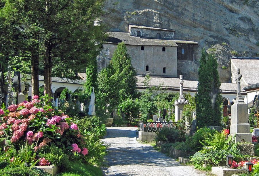 Friedhof St.Peter mit Blick auf Katakomben