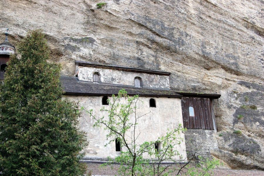 Katakomben im Berg