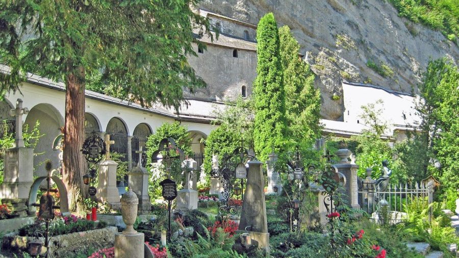 Friedhof mit Blick auf Katakomben