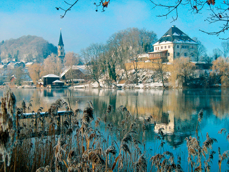SChloss Mattsee im Winter